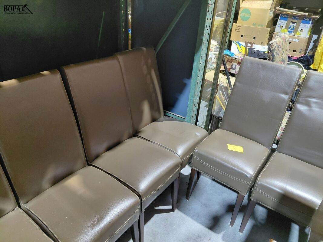 Moderne lederen stoelen - perfecte staat - 6 stuks – foto 2 – kavel bij BOPA Auctions, Aarsele
