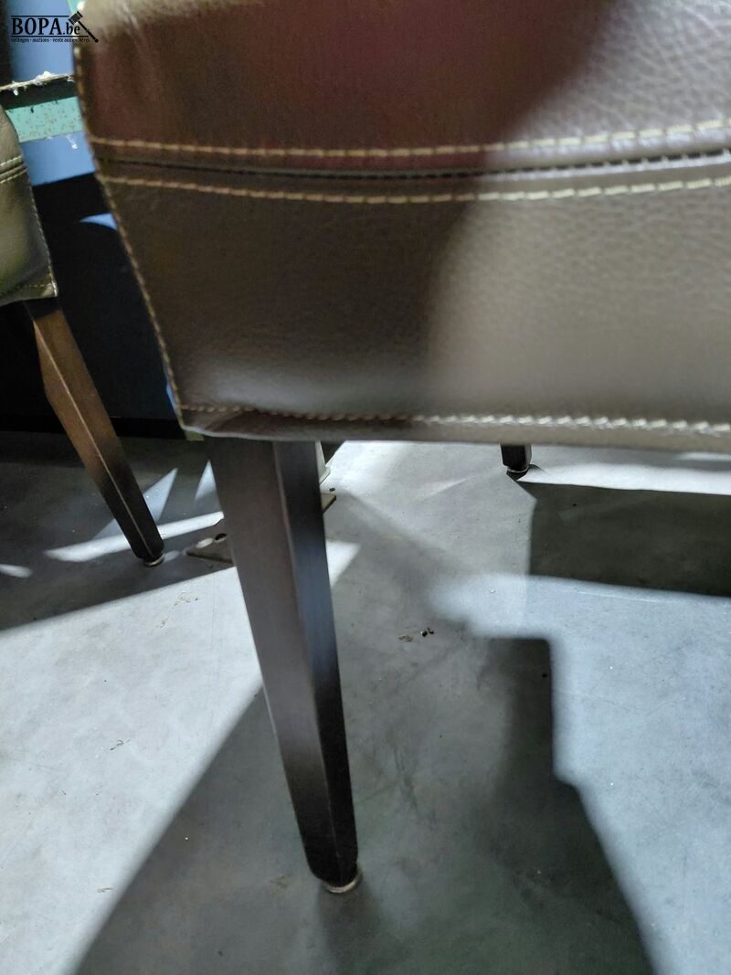 Moderne lederen stoelen - perfecte staat - 6 stuks – foto 7 – kavel bij BOPA Auctions, Aarsele