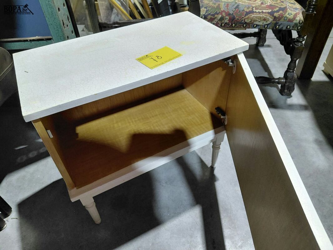 Vintage kastje – foto 3 – kavel bij BOPA Auctions, Aarsele
