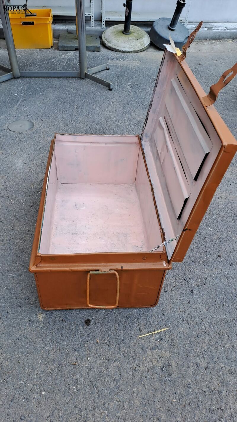 Roestbruine industriële metalen opbergkist – foto 4 – kavel bij BOPA Auctions, Aarsele