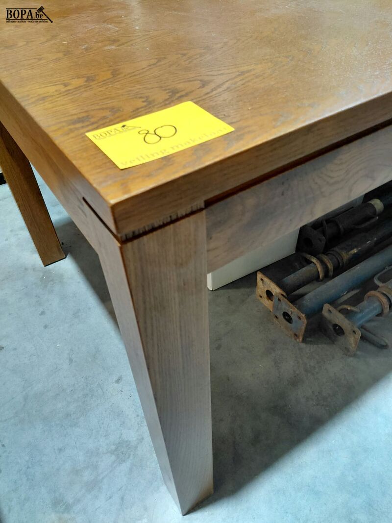 Prachtige eiken tafel met vierkante poten – foto 6 – kavel bij BOPA Auctions, Aarsele