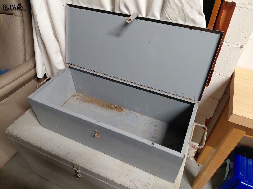 Lot kisten metaal en hout – foto 3 – kavel bij BOPA Auctions, Aarsele