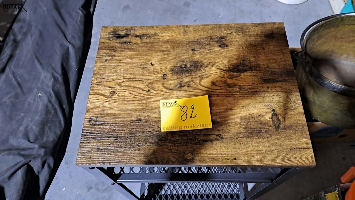 Modern bijzettafel zwart metaal en fineer – foto 3 – kavel bij BOPA Auctions, Aarsele