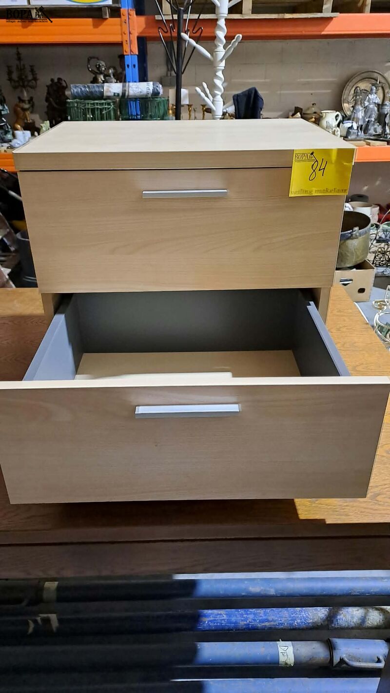 Moderne nachttafel – foto 4 – kavel bij BOPA Auctions, Aarsele