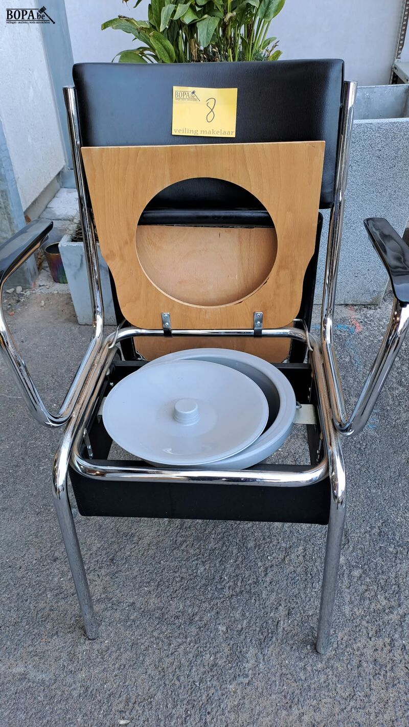 Vintage toiletstoel met verchroomd stalen frame, zwart kunst – foto 4 – kavel bij BOPA Auctions, Aarsele