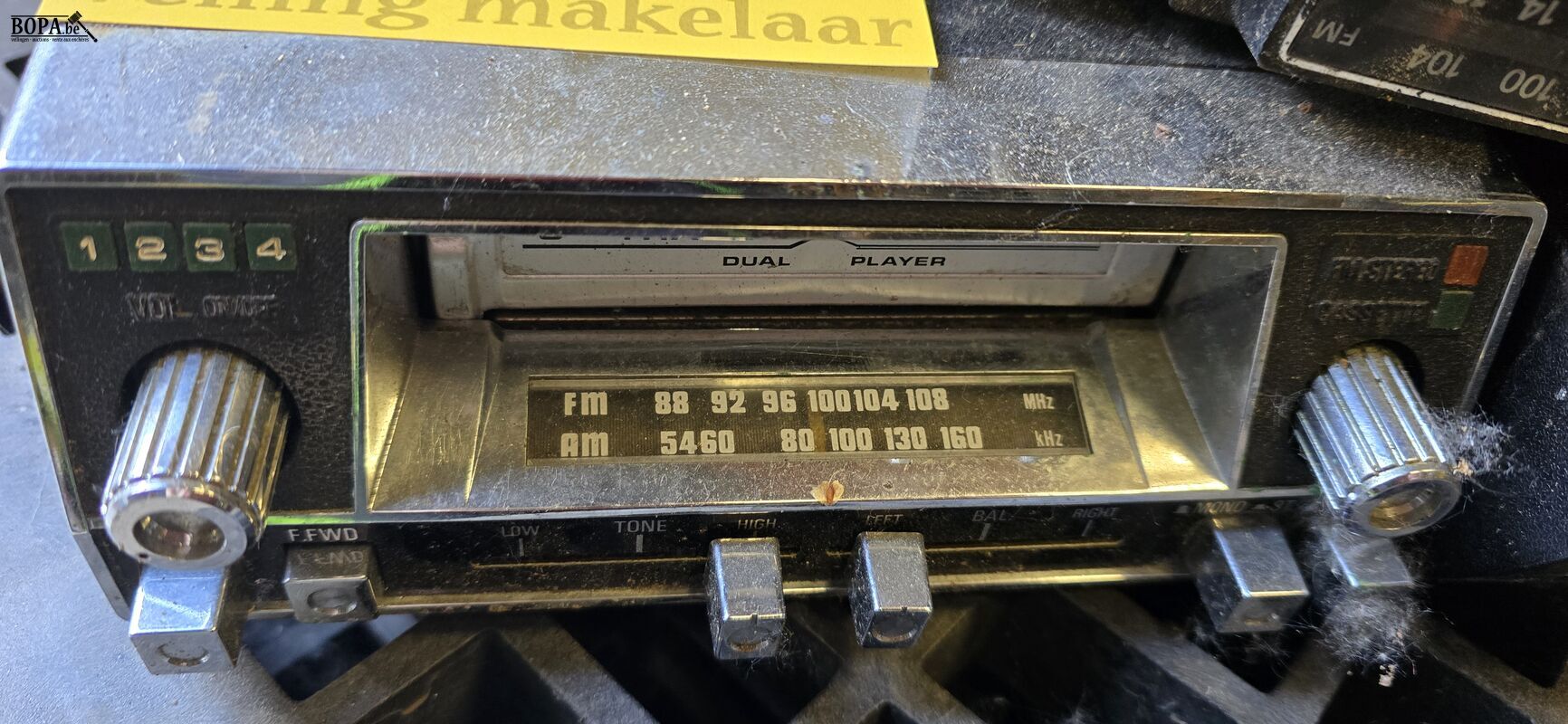 Vintage auto radio/cassette 3 stuks – foto 3 – kavel bij BOPA Auctions, Ieper