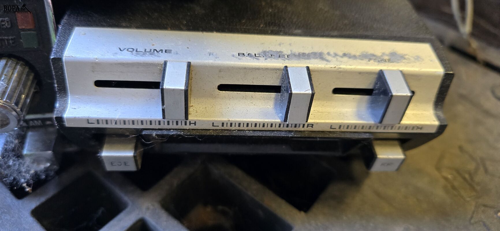Vintage auto radio/cassette 3 stuks – foto 4 – kavel bij BOPA Auctions, Ieper