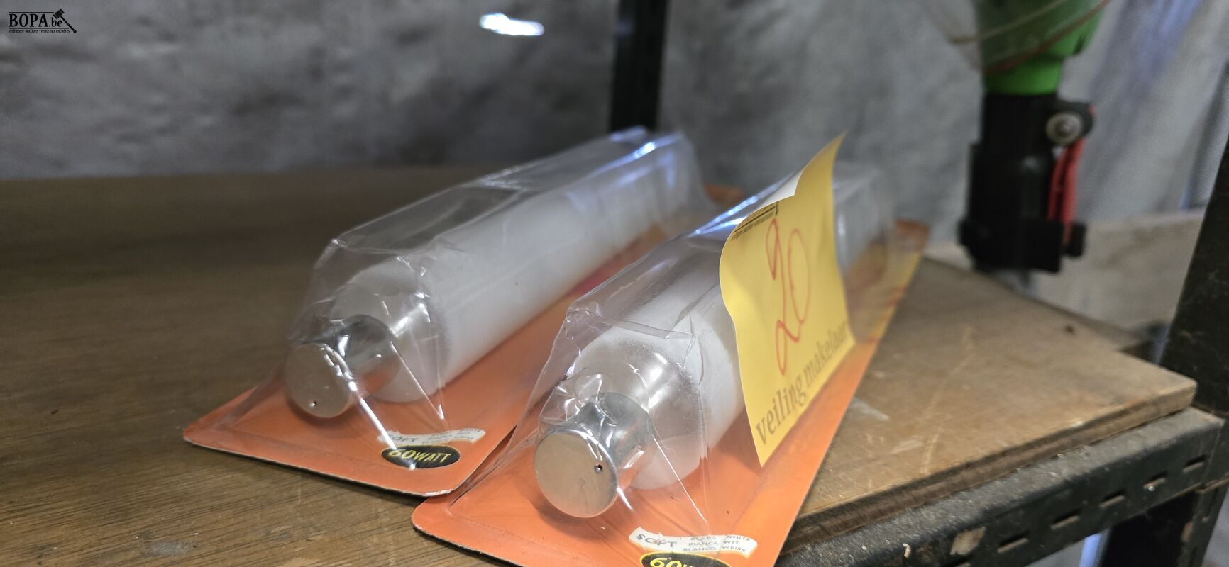 Buislampen Phillips 2 stuks – foto 2 – kavel bij BOPA Auctions, Ieper