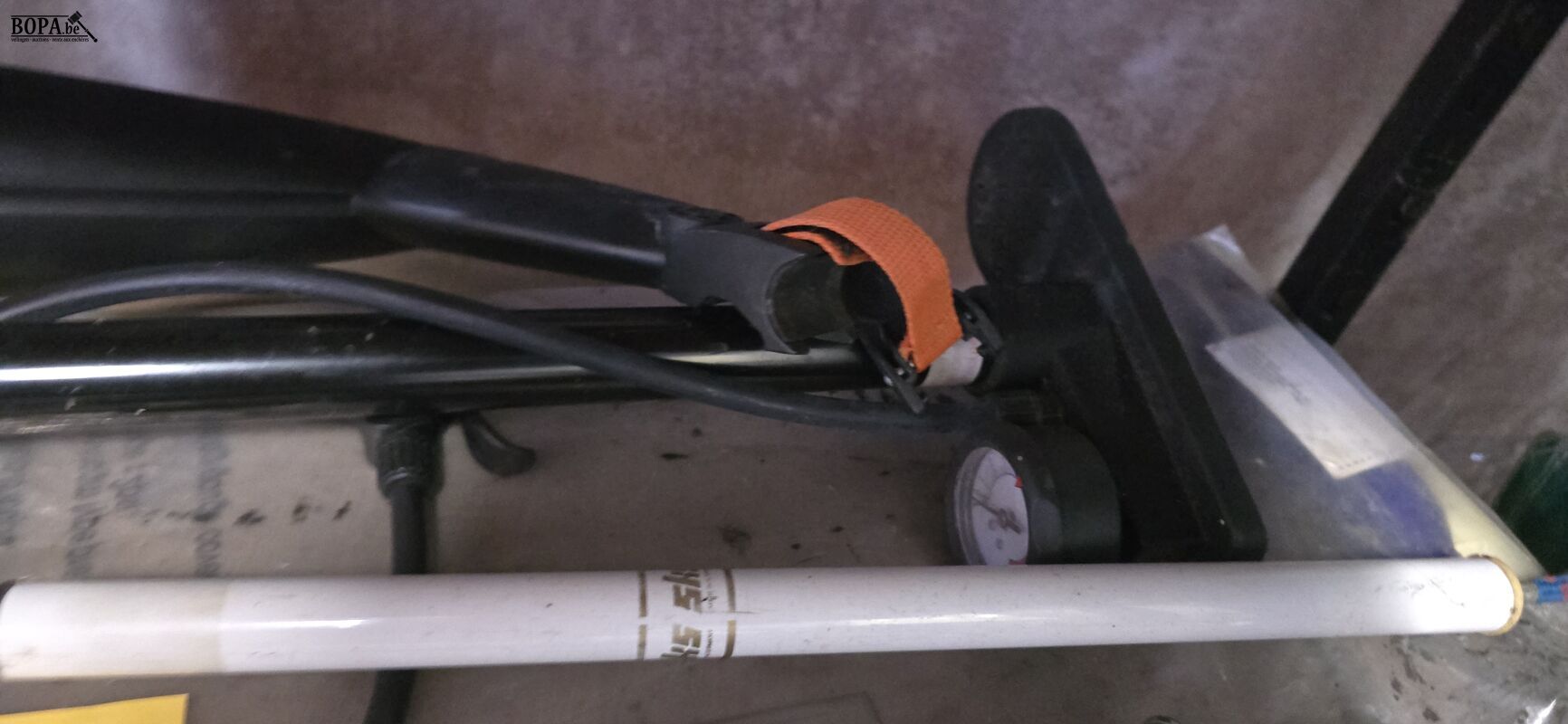 Lot fietspompen + spatbord – foto 4 – kavel bij BOPA Auctions, Ieper