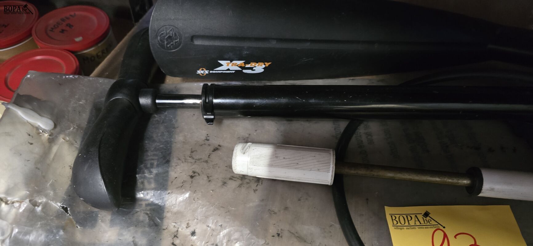 Lot fietspompen + spatbord – foto 5 – kavel bij BOPA Auctions, Ieper