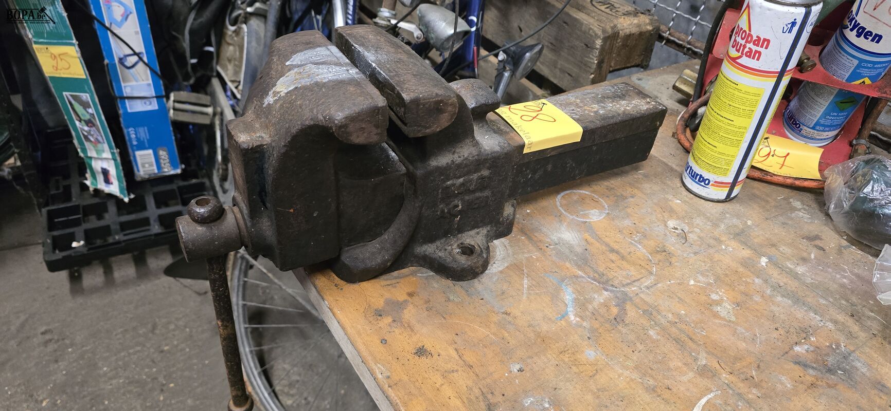 Bankschroef – foto 2 – kavel bij BOPA Auctions, Ieper