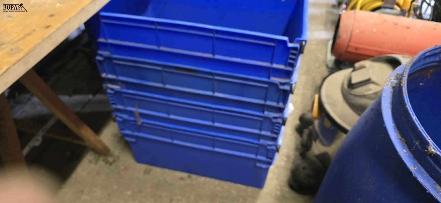 Stapelbakken blauw 4 stuks – foto 2 – kavel bij BOPA Auctions, Ieper