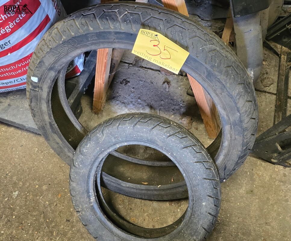 Bromfietsbanden 2 stuks – foto 2 – kavel bij BOPA Auctions, Ieper