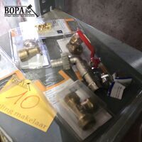 Lot sanitair materiaal – kavel bij BOPA Auctions, Ieper