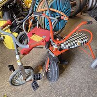 Vintage driewieler 2 stuks – kavel bij BOPA Auctions, Ieper