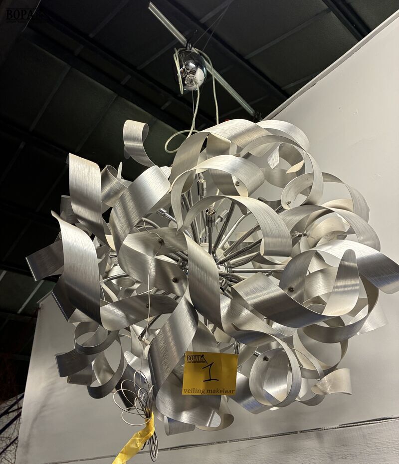 Grote aluminium hanglamp – foto 2 – kavel bij BOPA Auctions, Ieper