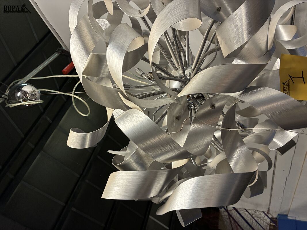 Grote aluminium hanglamp – foto 3 – kavel bij BOPA Auctions, Ieper