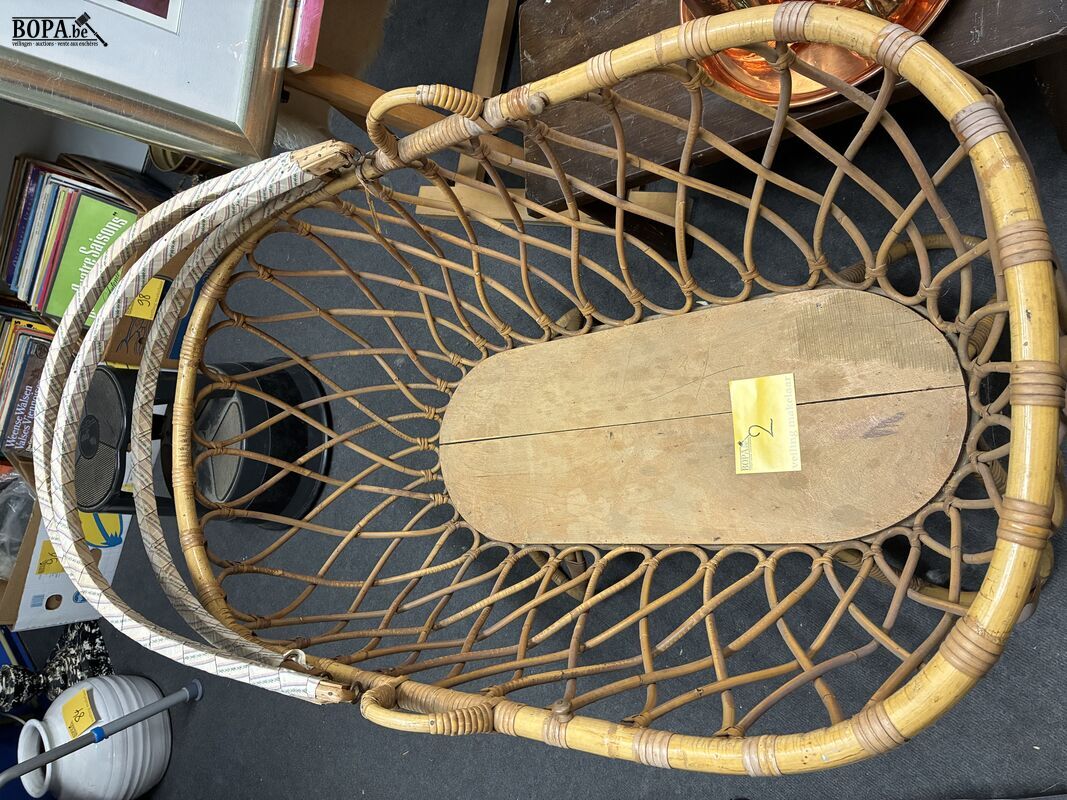 Vintage rotan babywiegje met ovale rieten mand – foto 2 – kavel bij BOPA Auctions, Ieper
