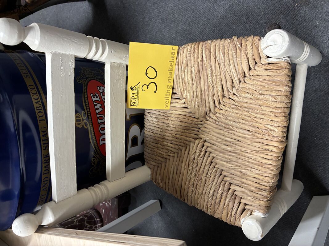 Houten vintage kinderstoeltje – foto 2 – kavel bij BOPA Auctions, Ieper