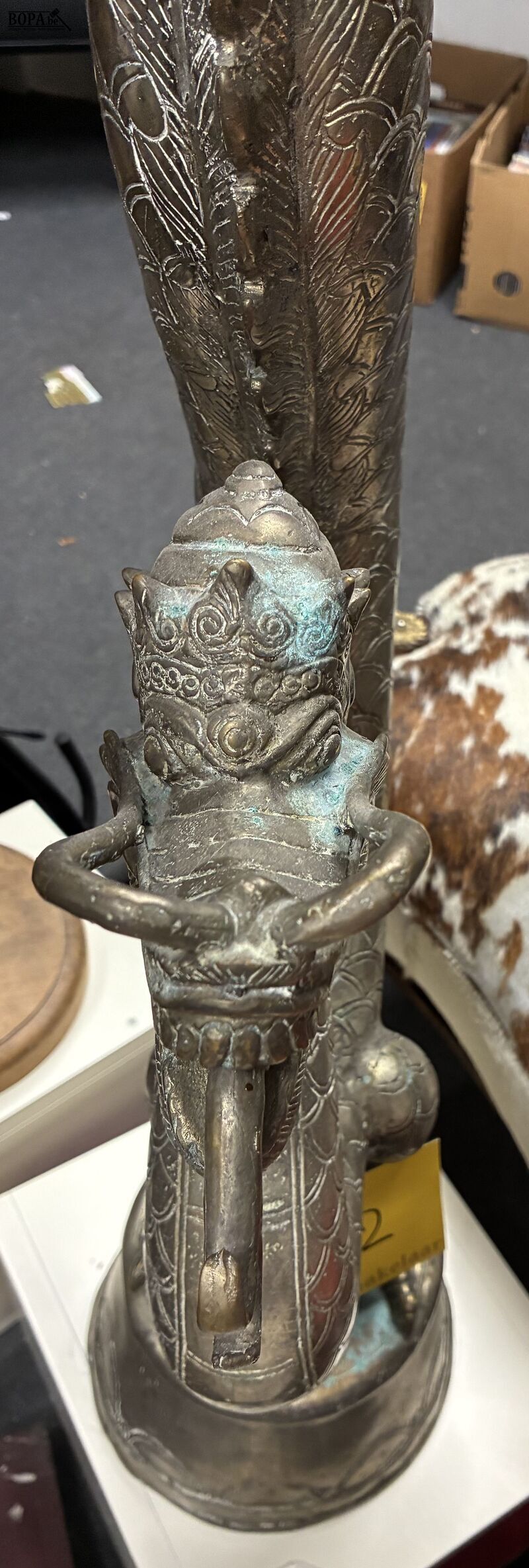 Oosters gebogen drakenkandelaar – foto 4 – kavel bij BOPA Auctions, Ieper