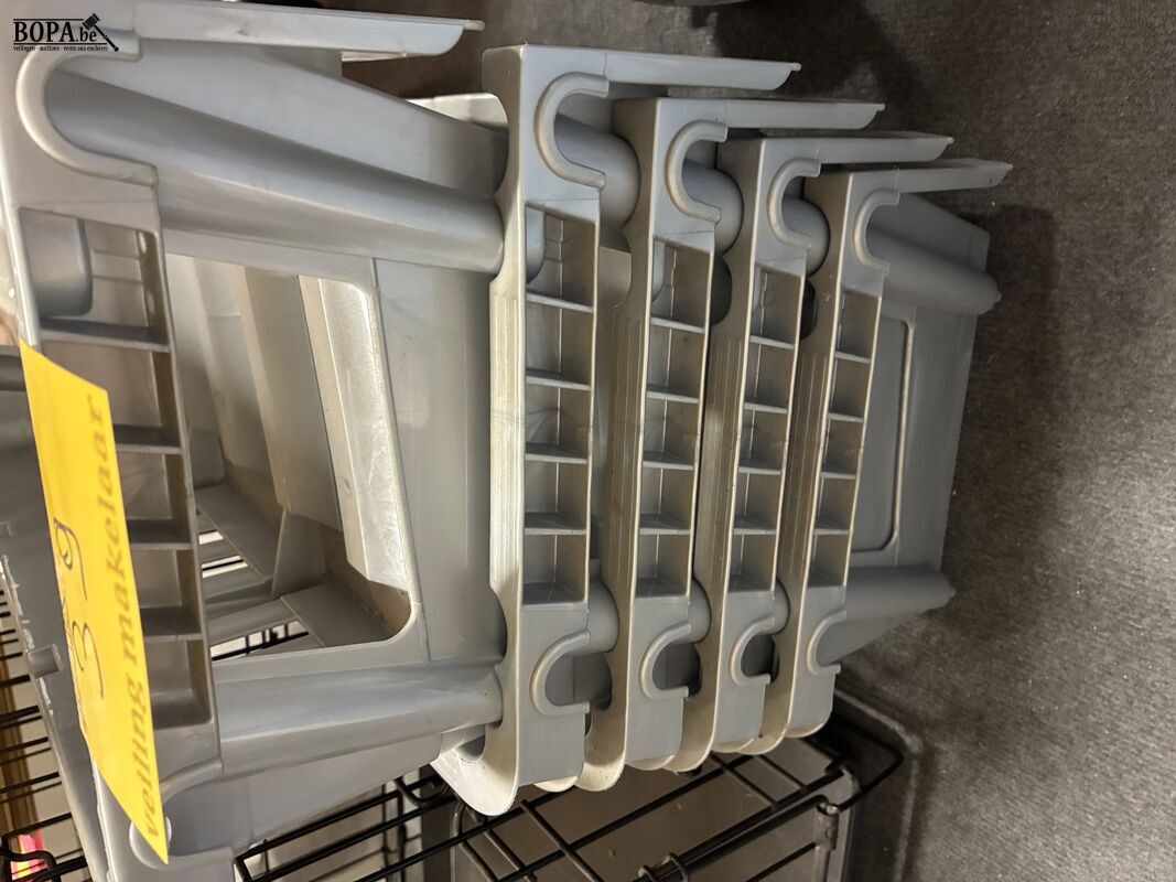 Lot stapelbare kunststoffen flessenhouders - 5 stuks – foto 3 – kavel bij BOPA Auctions, Ieper