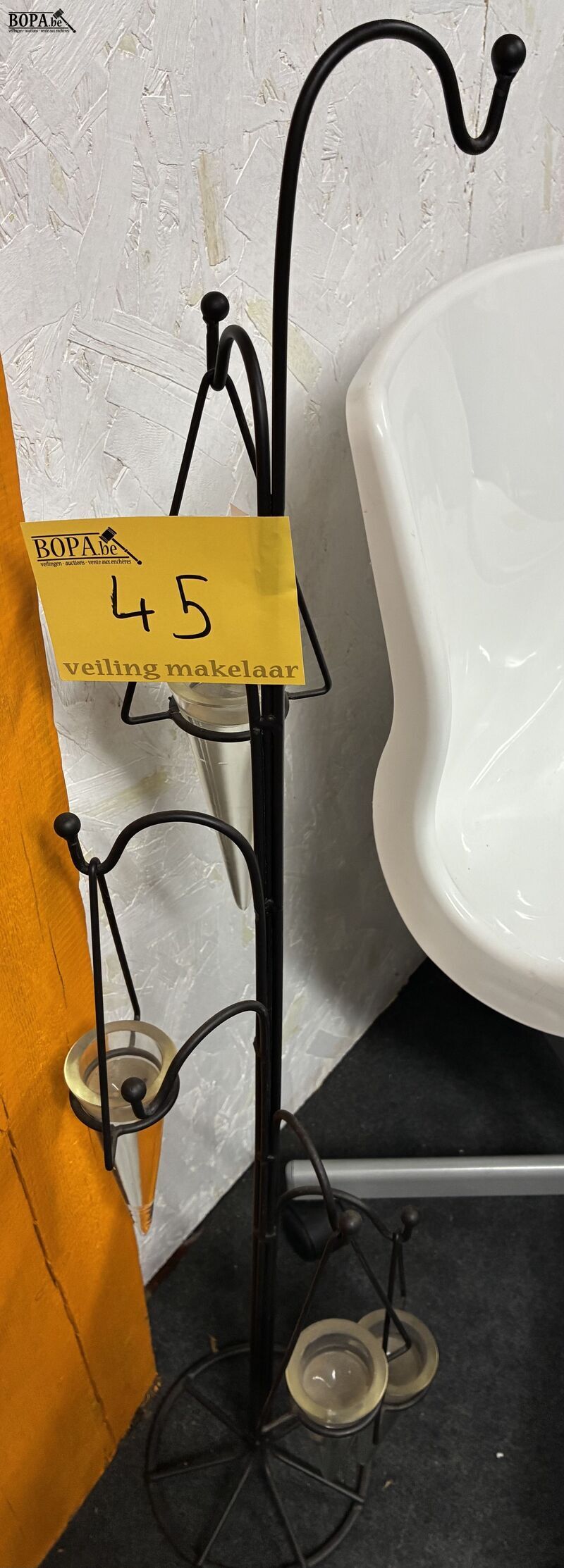 Zwarte metalen theelichthouder – foto 2 – kavel bij BOPA Auctions, Ieper