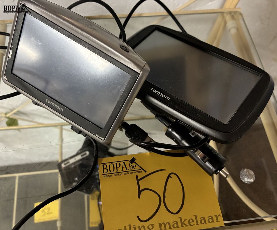 GPS TomTom - 2 stuks – foto 2 – kavel bij BOPA Auctions, Ieper