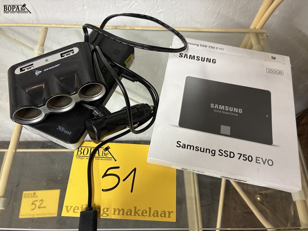 Lot powerbank/sigarettenaansteker-splitter/Samsung – foto 2 – kavel bij BOPA Auctions, Ieper