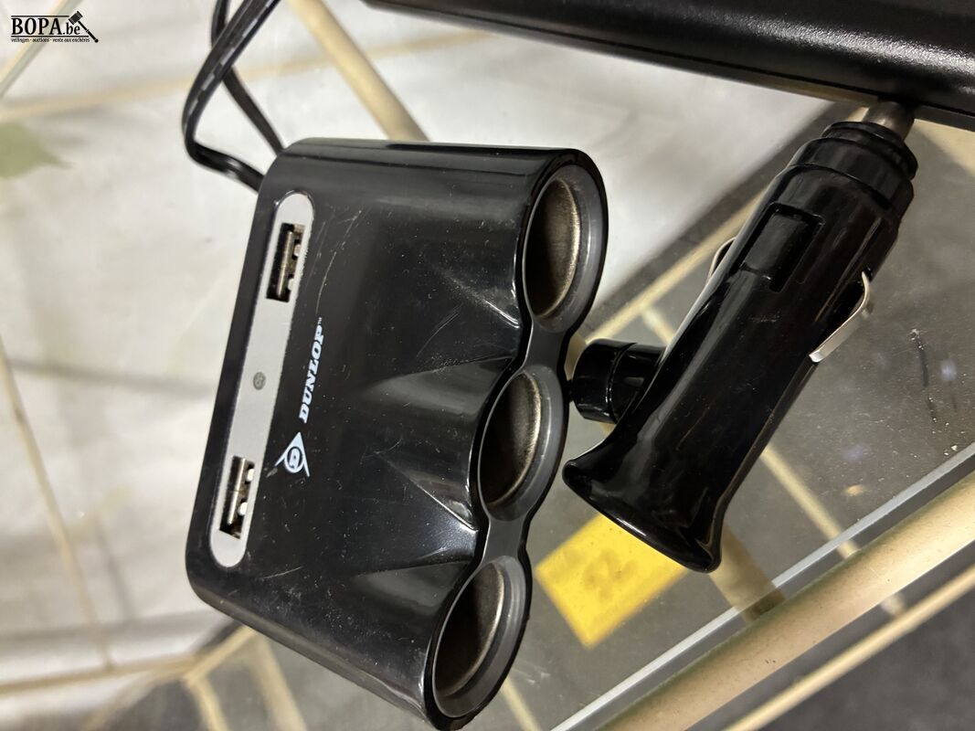 Lot powerbank/sigarettenaansteker-splitter/Samsung – foto 3 – kavel bij BOPA Auctions, Ieper