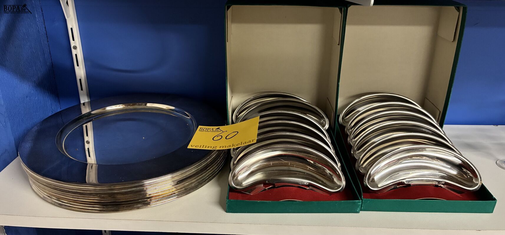 Vintage roestvrijstalen visgraatbakjes en onderzetters – foto 2 – kavel bij BOPA Auctions, Ieper