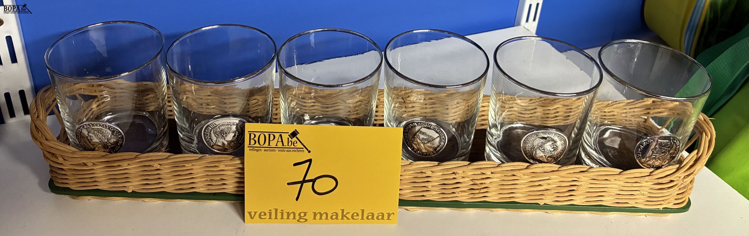 Vintage set van 6 glazen in rotanmandje – foto 2 – kavel bij BOPA Auctions, Ieper