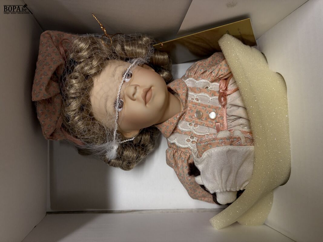 Vintage verzamelpop in doos - Franklin Heirloom Dolls – foto 4 – kavel bij BOPA Auctions, Ieper