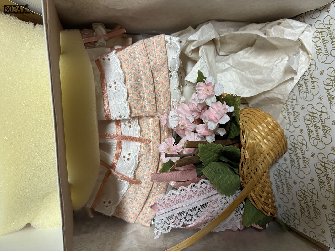 Vintage verzamelpop in doos - Franklin Heirloom Dolls – foto 5 – kavel bij BOPA Auctions, Ieper