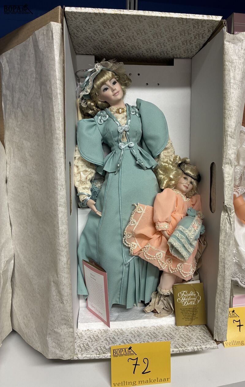 Vintage verzamelpop in doos - Franklin Heirloom Dolls – foto 2 – kavel bij BOPA Auctions, Ieper