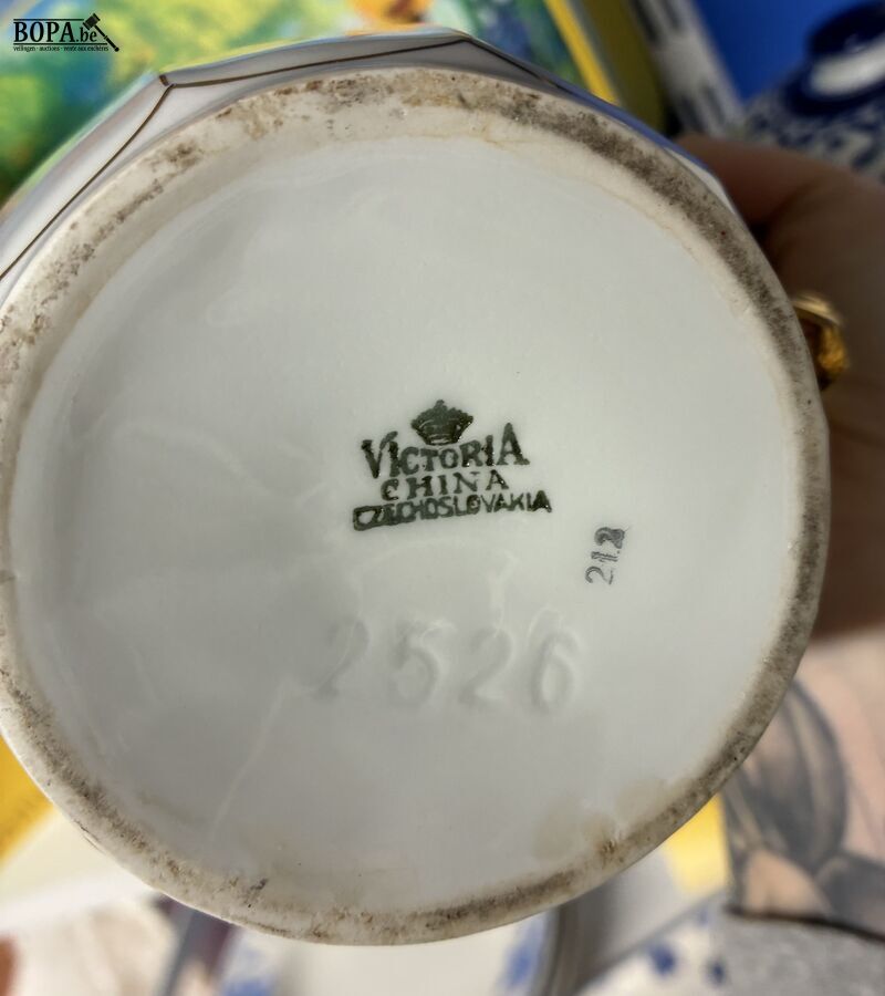 Lot keramiek met stempel – foto 10 – kavel bij BOPA Auctions, Ieper