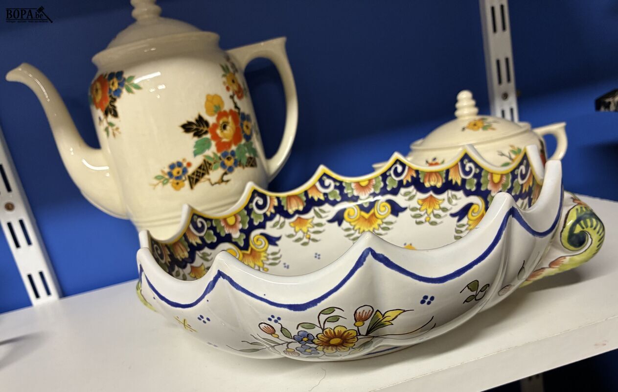 Lot keramiek met stempel – foto 3 – kavel bij BOPA Auctions, Ieper