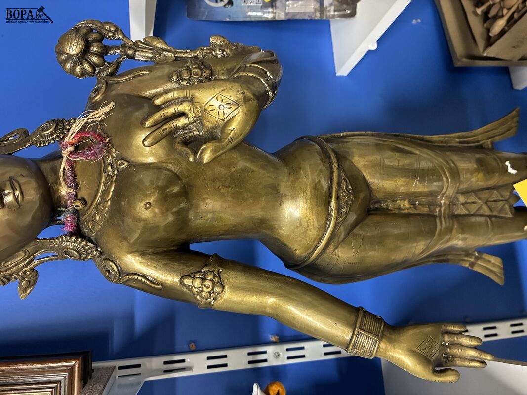 Staand bronzen beeld boeddhistische godin Tara – foto 4 – kavel bij BOPA Auctions, Ieper