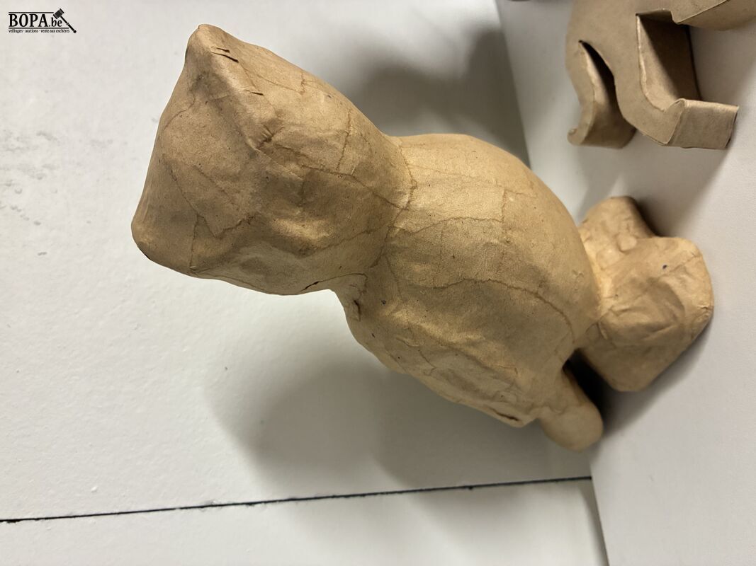 Lot kartonnen figuren - 5 stuks – foto 7 – kavel bij BOPA Auctions, Ieper