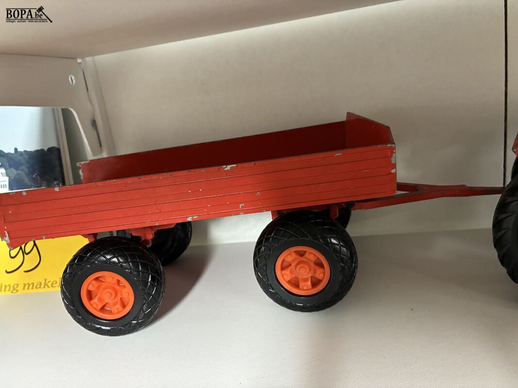 Vintage Bull Farmer Massey Ferguson tractor – foto 4 – kavel bij BOPA Auctions, Ieper
