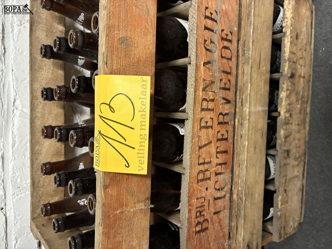 Vintage gevulde bierkratten - 2 stuks – foto 3 – kavel bij BOPA Auctions, Ieper