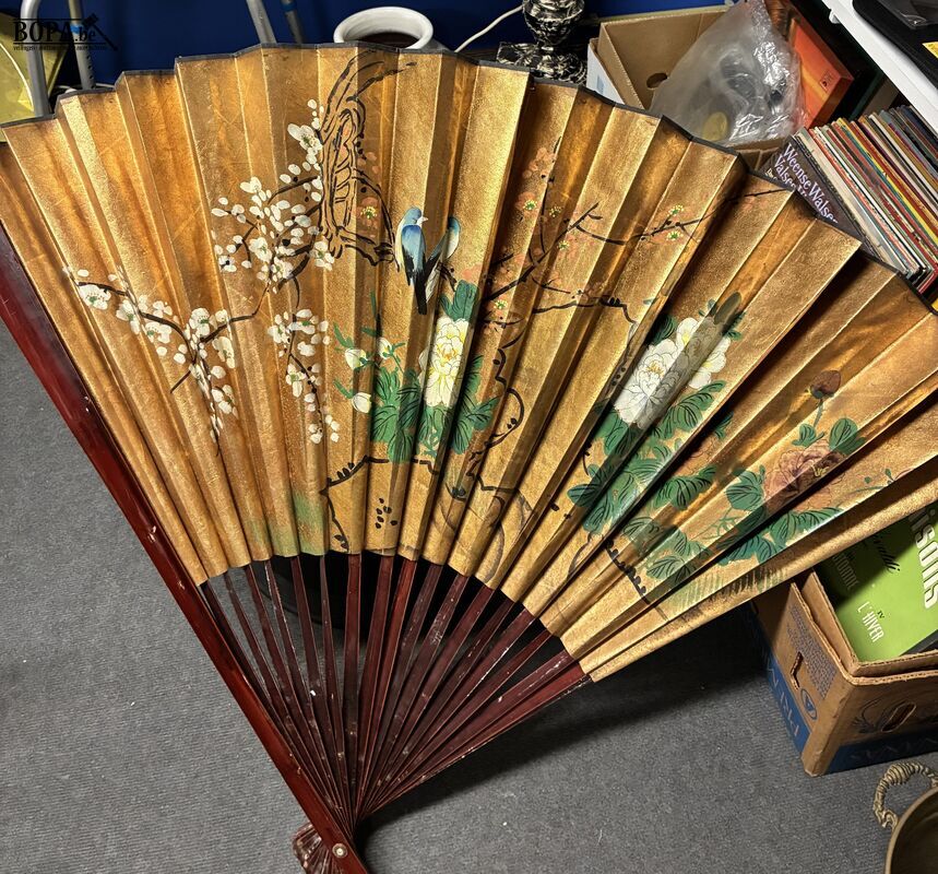 Vintage grote Chinese waaier – foto 2 – kavel bij BOPA Auctions, Ieper