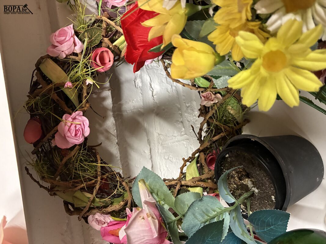 Lot kunstbloemen/kransen – foto 3 – kavel bij BOPA Auctions, Ieper