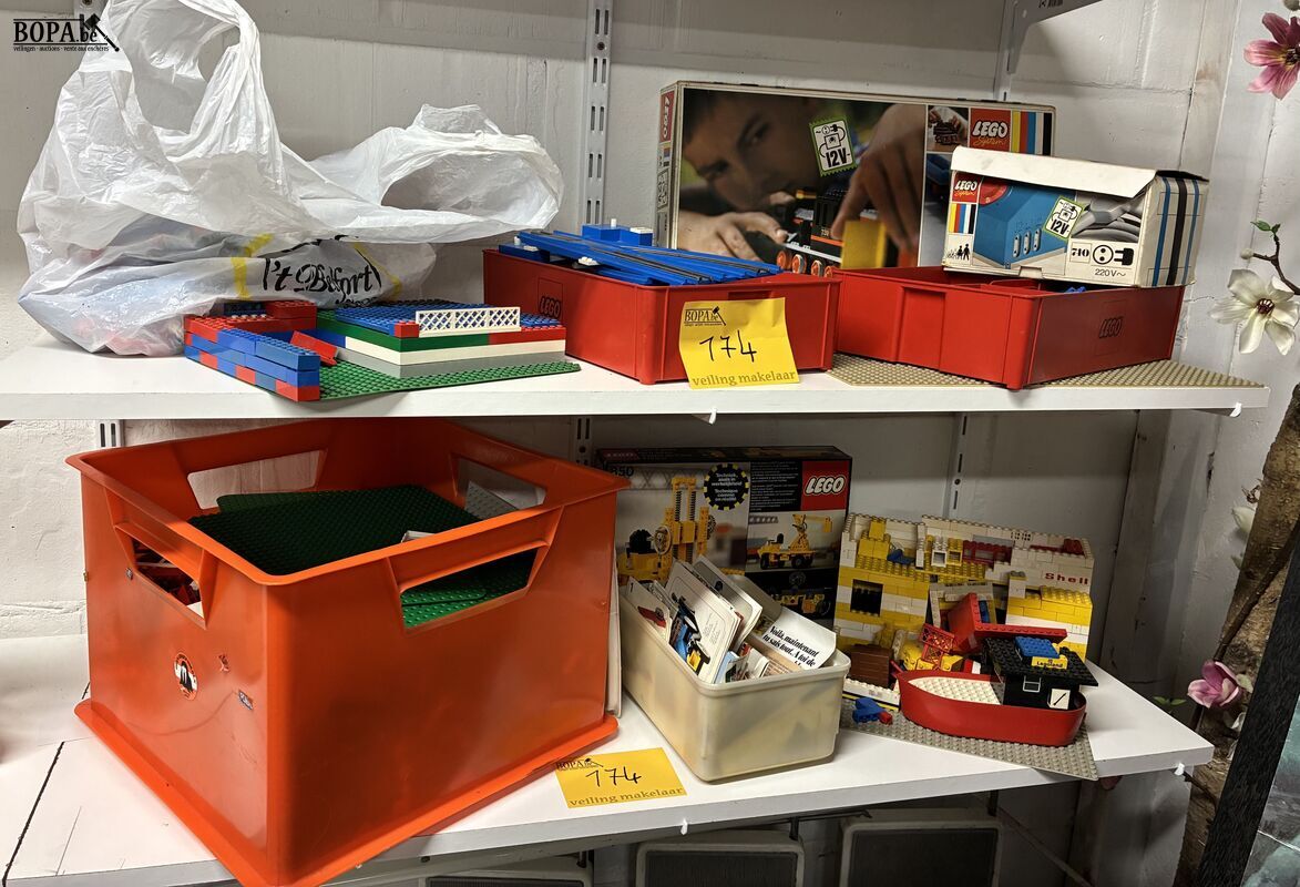 Lot Lego – foto 2 – kavel bij BOPA Auctions, Ieper