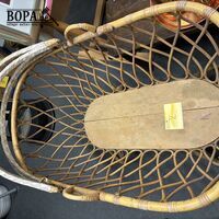 Vintage rotan babywiegje met ovale rieten mand – kavel bij BOPA Auctions, Ieper