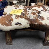 Vintage houten kamelenzadelkruk – kavel bij BOPA Auctions, Ieper