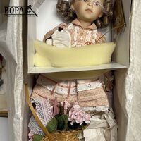 Vintage verzamelpop in doos - Franklin Heirloom Dolls – kavel bij BOPA Auctions, Ieper