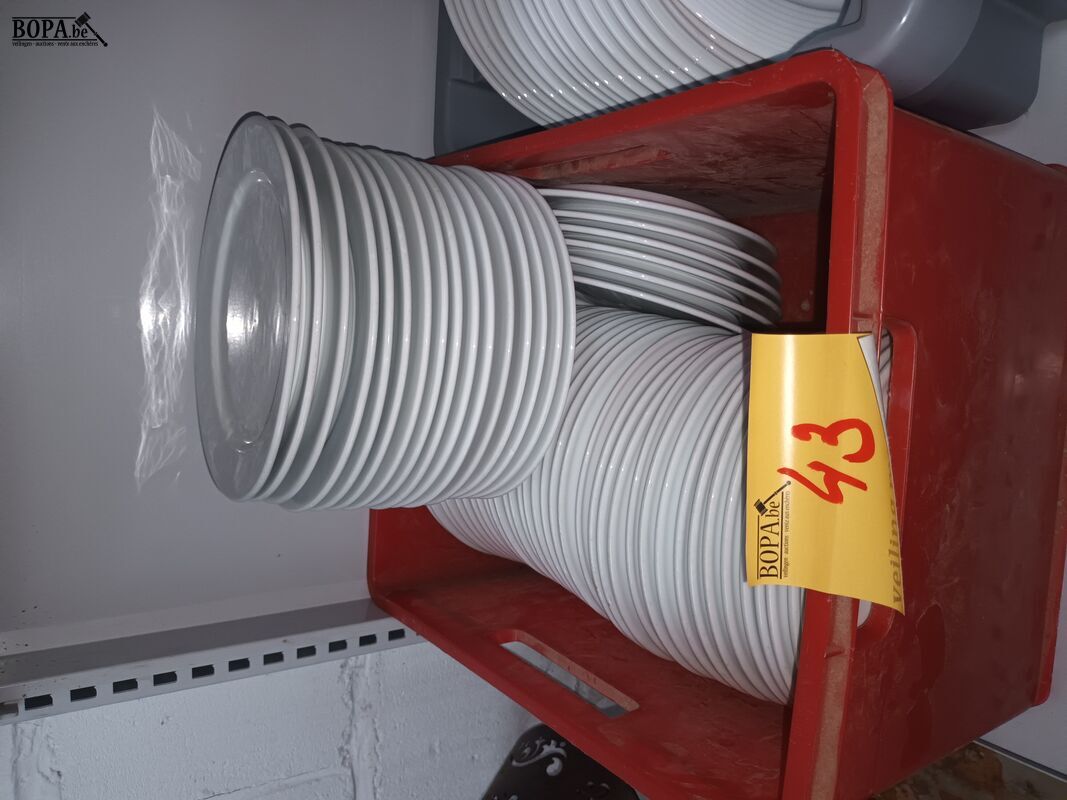Horeca borden. 58 stuks – foto 2 – kavel bij BOPA Auctions, Ieper